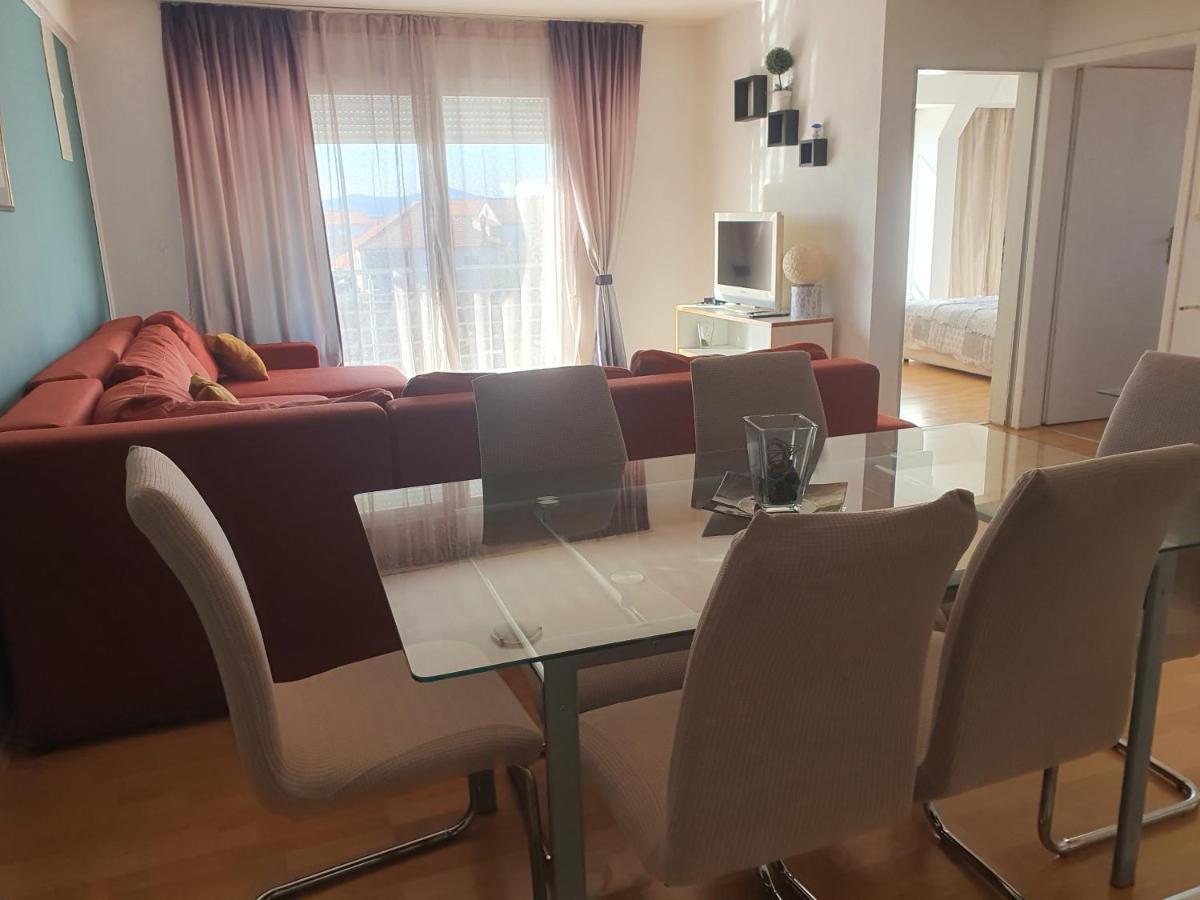 Cozy Two-Bedroom Apartment Zadar Buitenkant foto