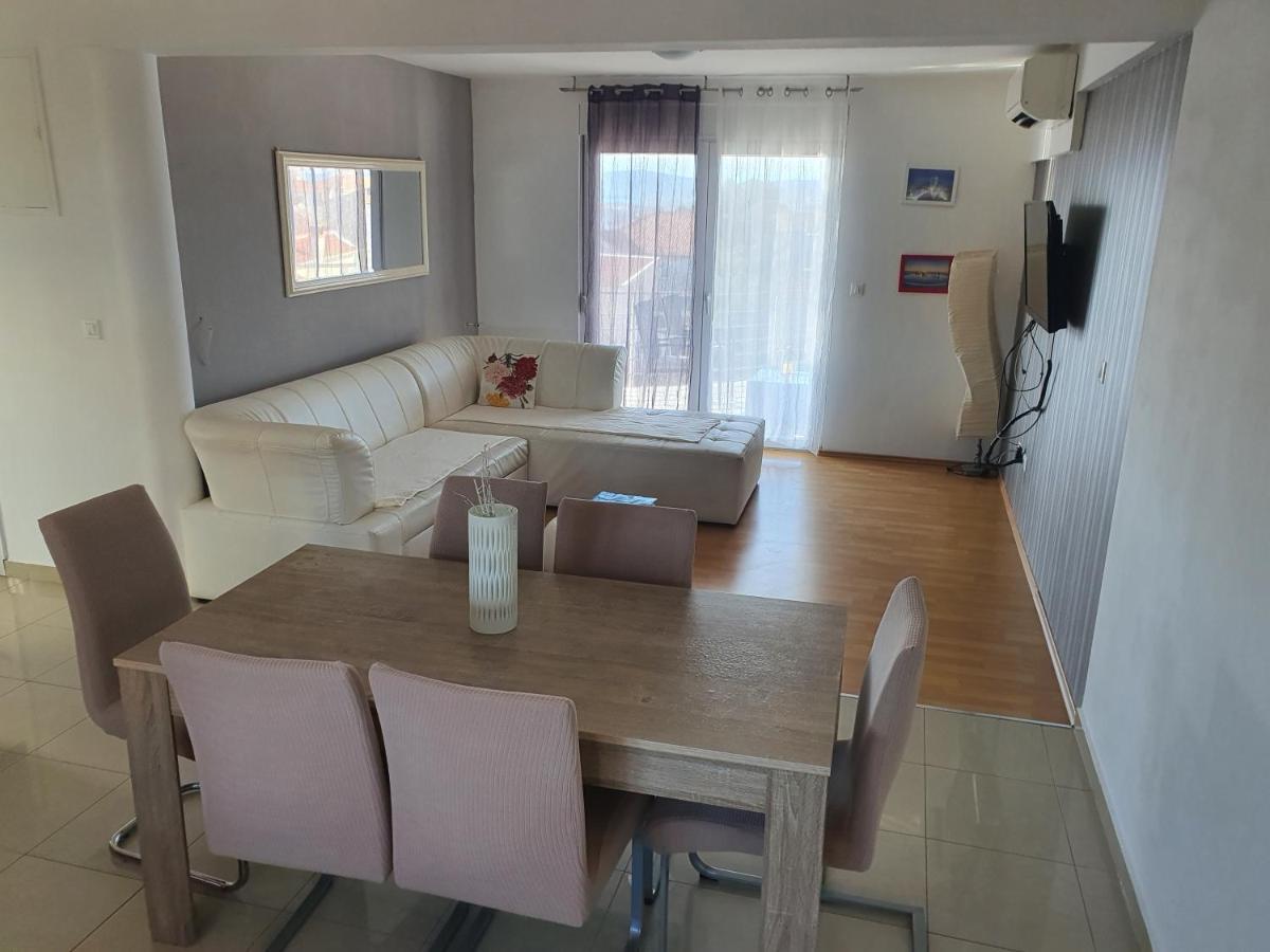 Cozy Two-Bedroom Apartment Zadar Buitenkant foto